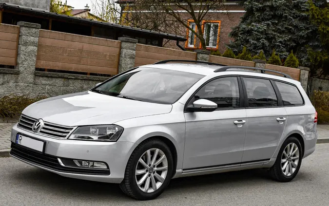 volkswagen Volkswagen Passat cena 28900 przebieg: 225000, rok produkcji 2011 z Rzeszów